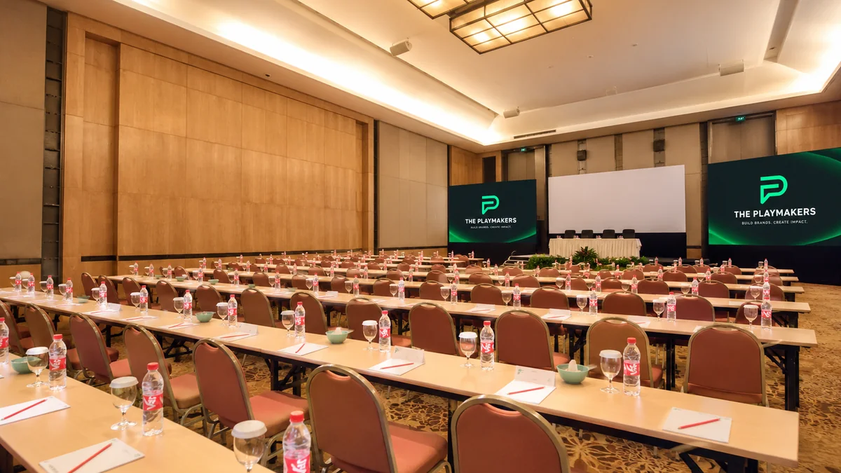 Ruang meeting HARRIS Hotel & Conventions Bekasi dengan branding The Playmakers, venue Commerce 360° Bootcamp